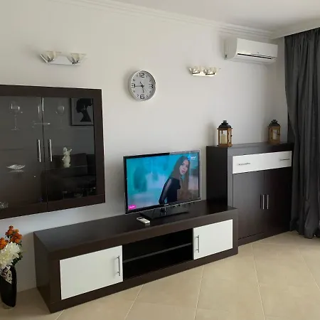 Oasis Club Apartament *