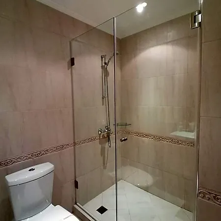 Oasis Club Apartment Lozenets